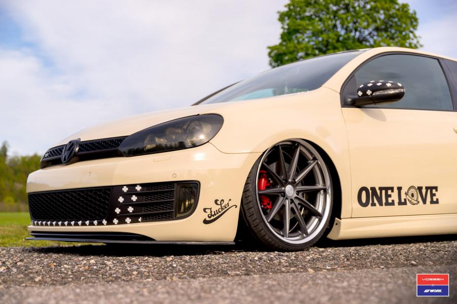 Детали экстерьера Volkswagen Golf GTi on Vossen Wheels (VWS-1) 2016 года  (фото 17 из 34)
